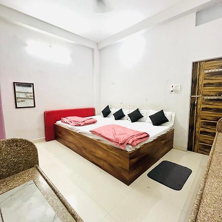 Sitaram P Guest House Varanasi Exterior photo