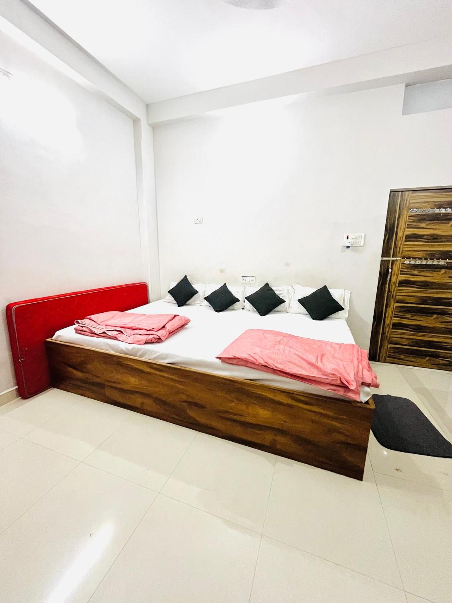 Sitaram P Guest House Varanasi Exterior photo